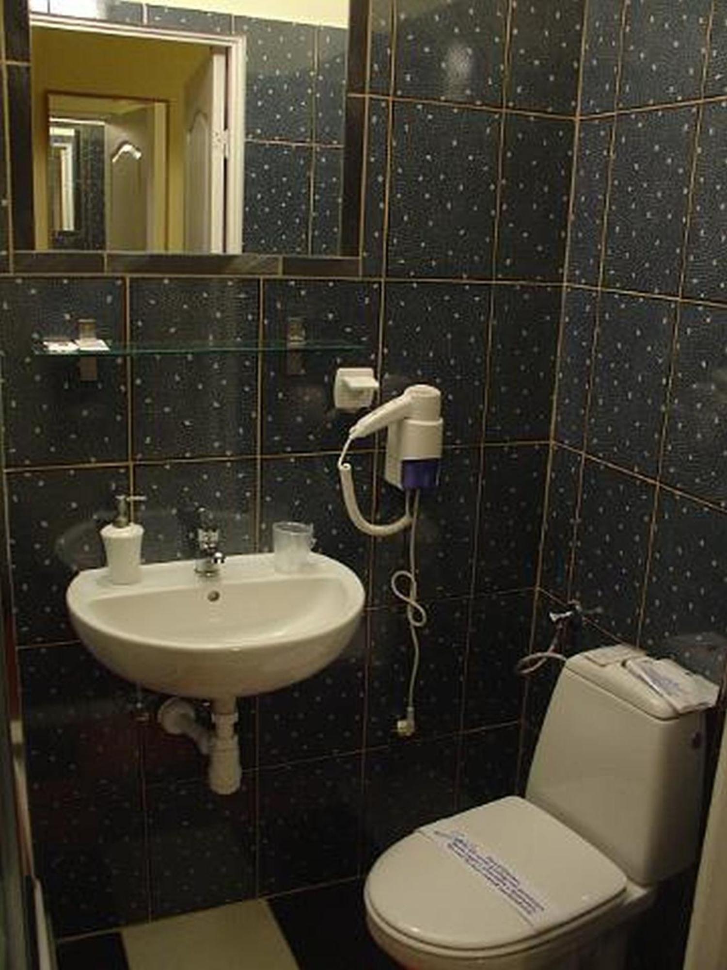 Rezydencja Parkowa Hotel Varşovia Exterior foto