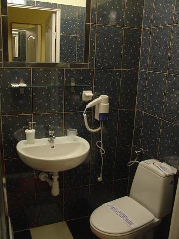 Rezydencja Parkowa Hotel Varşovia Exterior foto